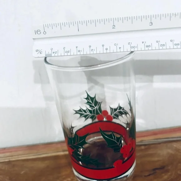 🎉HOST PICK🎉 Libbey  Holly & Berries Set of 5 1980s Vintage Christmas Glasses - Picture 3 of 8